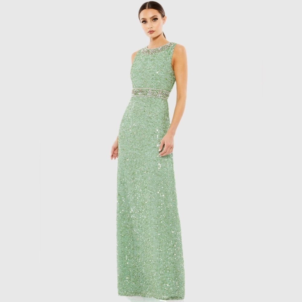 MAC DUGGAL Sequined Sleeveless Embellished Neckline Gown 12